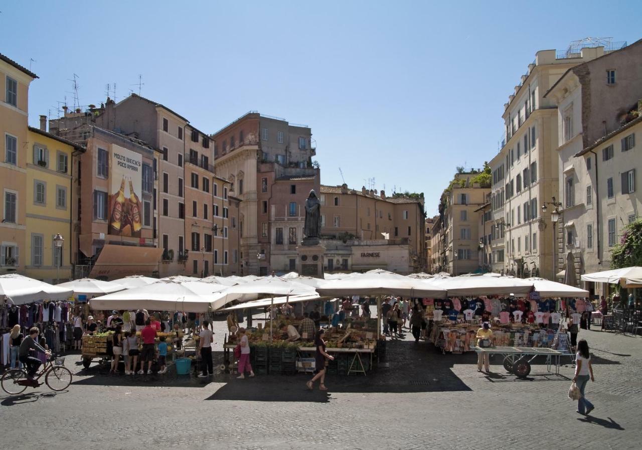 Appartamentino Campo Dei Fiori Рим Екстер'єр фото